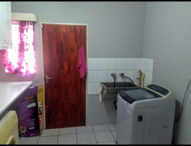 4 BEDROOM FREEHOLD FOR SALE IN GREENHILLS